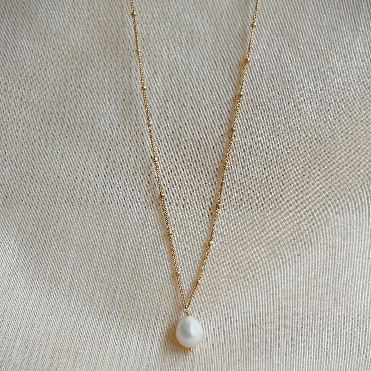 Sole Pearl Pendant with Chain