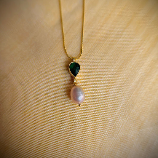 Sway Pearl Pendant with chain