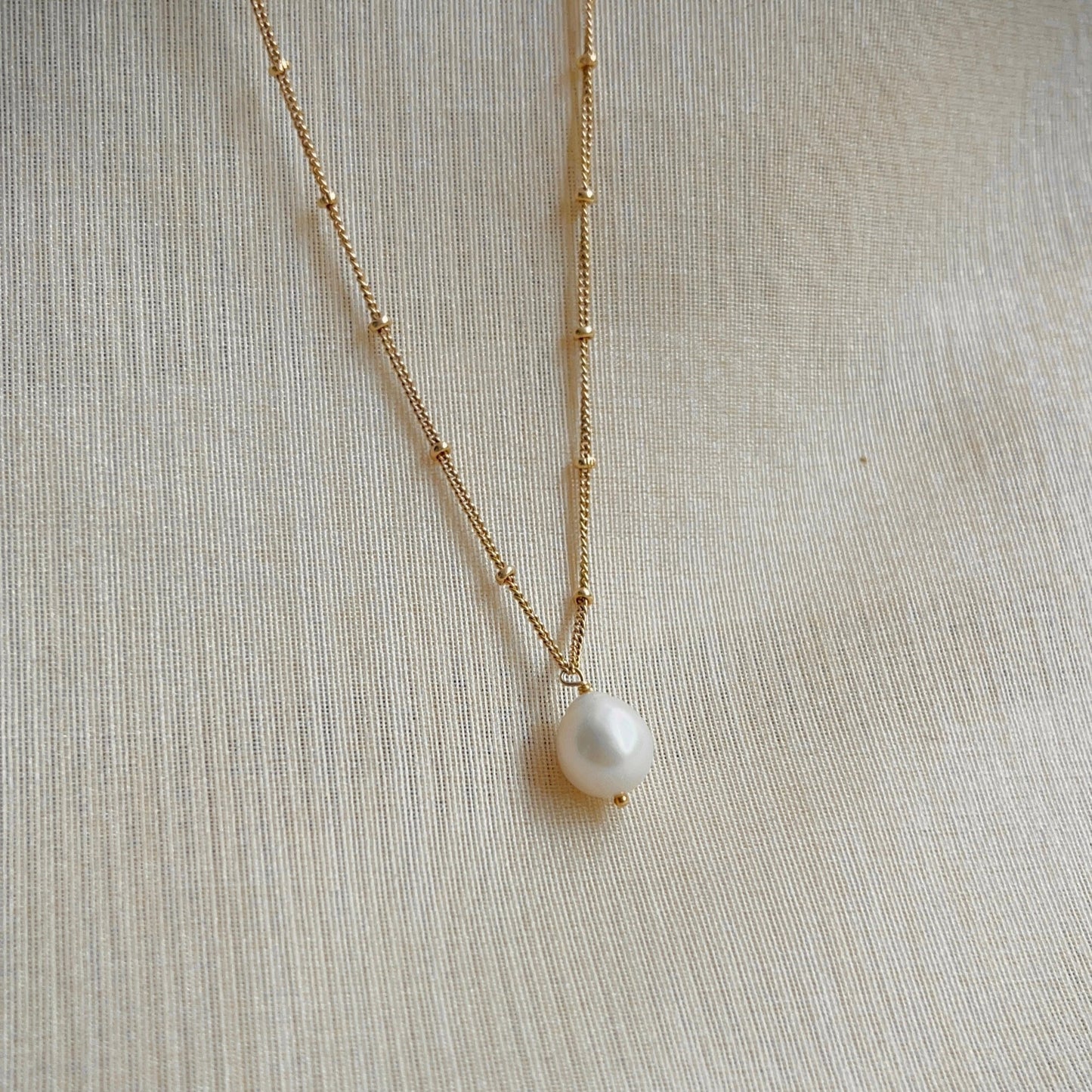 Sole Pearl Pendant with Chain