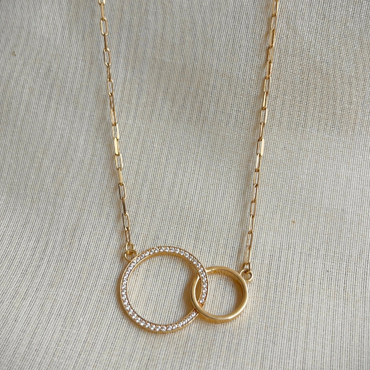 Golden Loop Pendant Chain