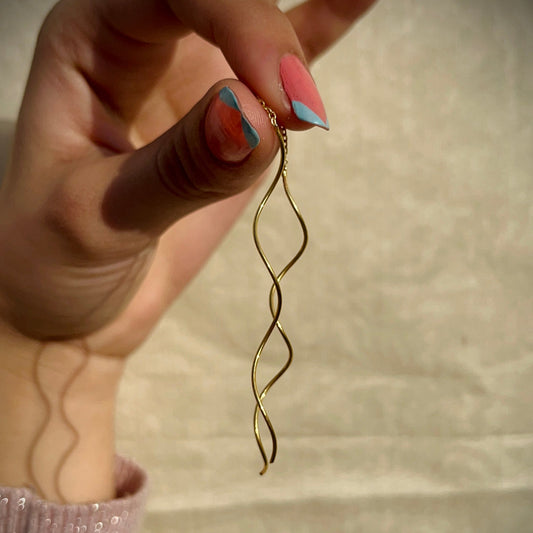 Simply Sui Dhaga Earrings