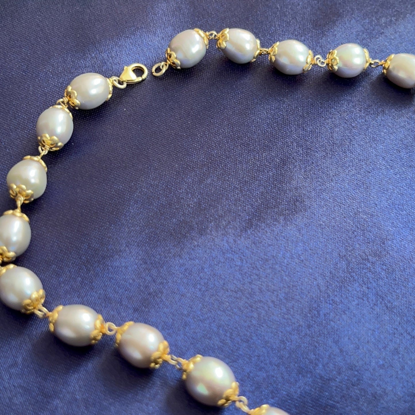 Gris Pearl Necklace