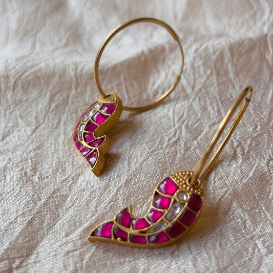 Meen Dangler Earring