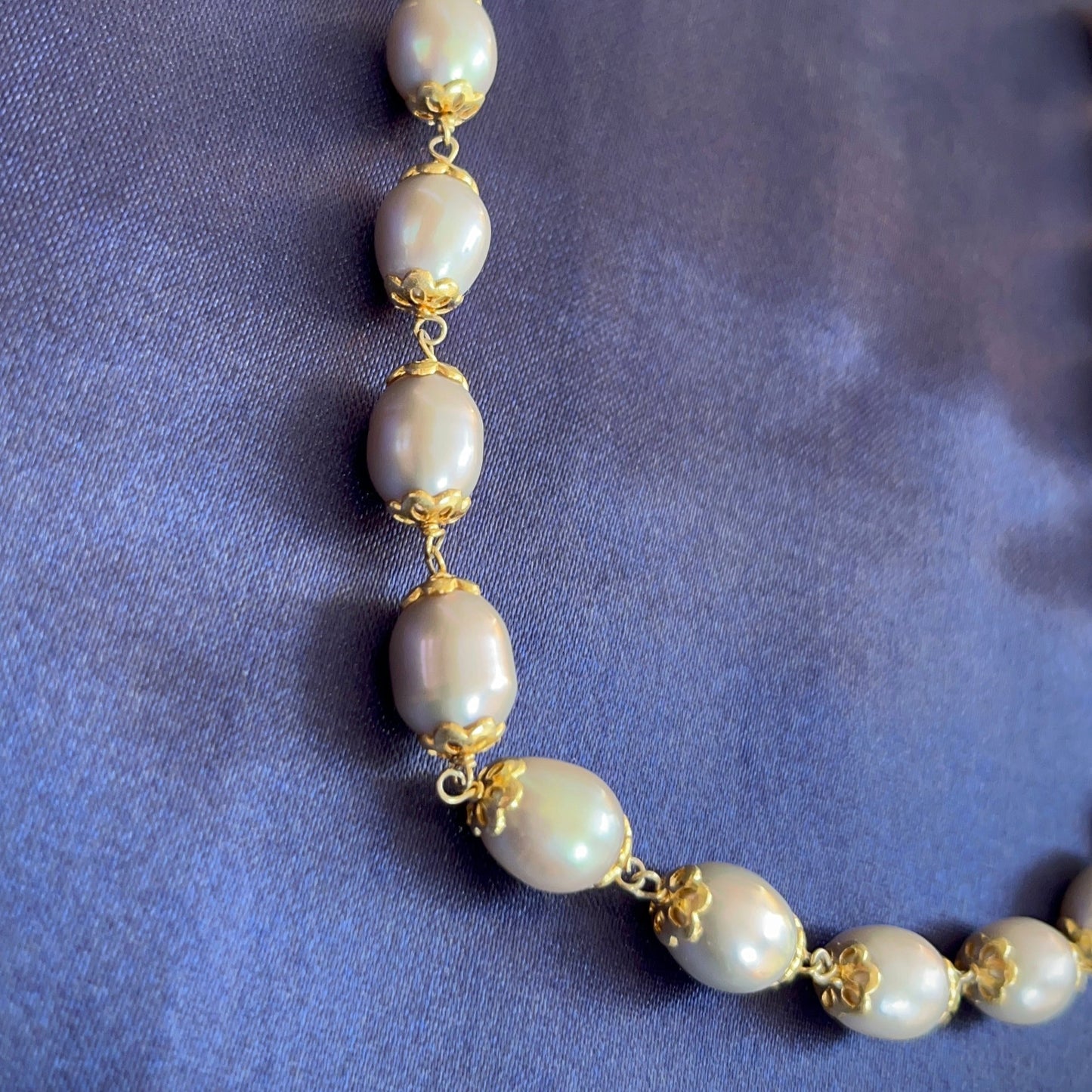 Gris Pearl Necklace