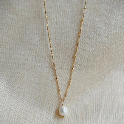 Sole Pearl Pendant with Chain