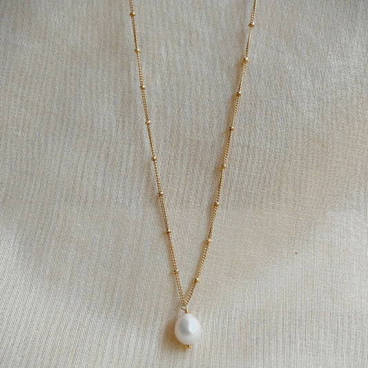 Sole Pearl Pendant with Chain