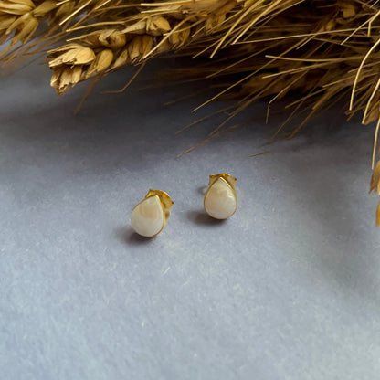 Mabe Pear Earstud
