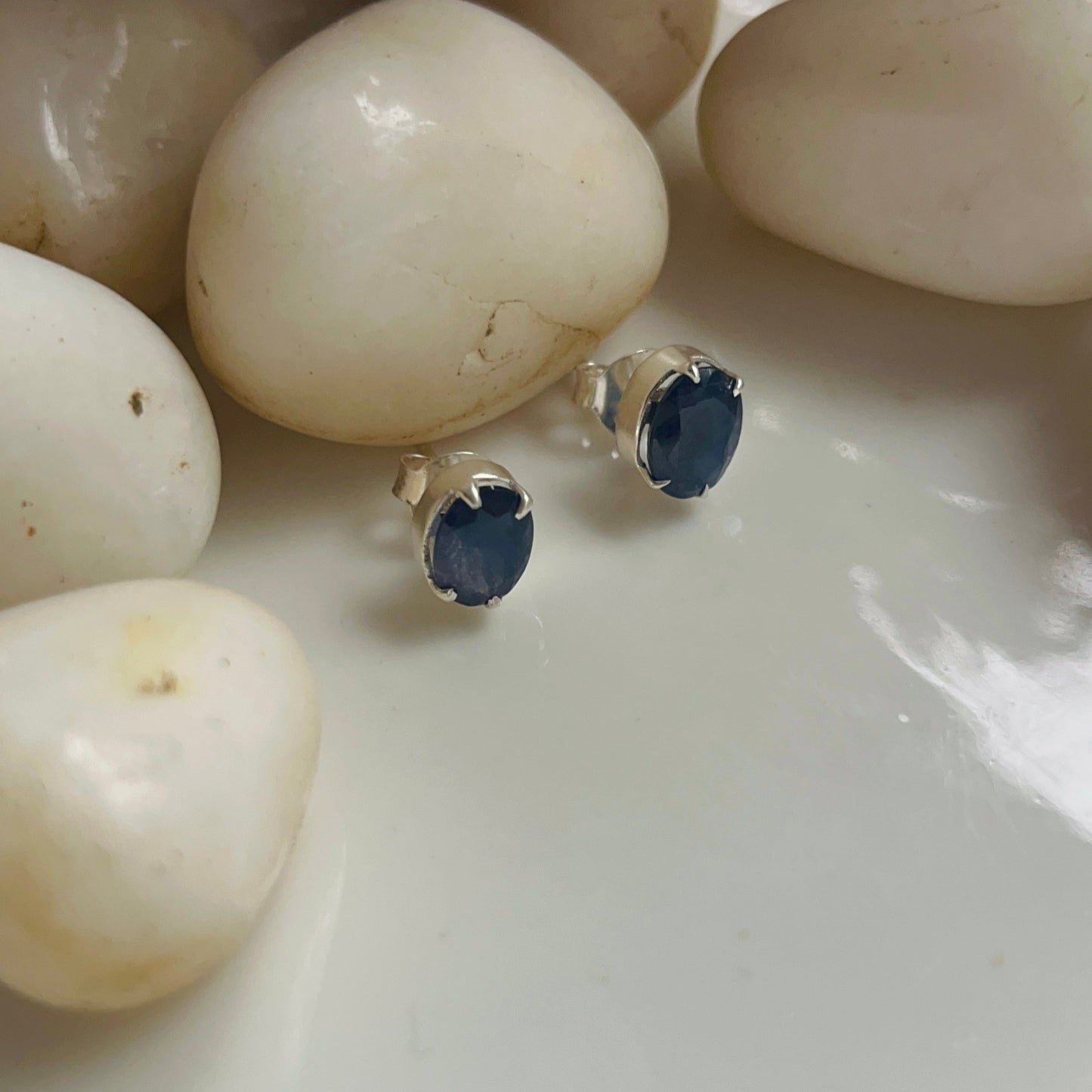 Classic Blue Sapphire Earstuds