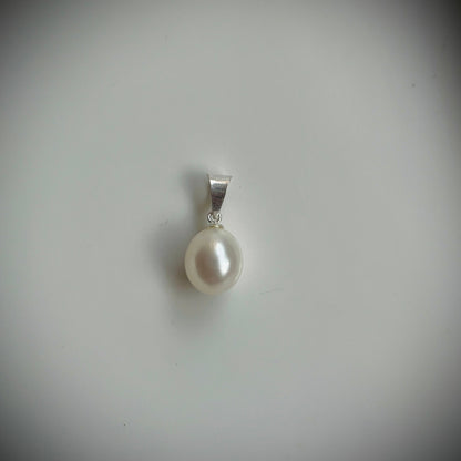 Gleam Pearl Pendant