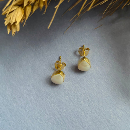 Mabe Pear Earstud