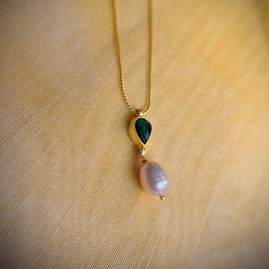 Sway Pearl Pendant with chain