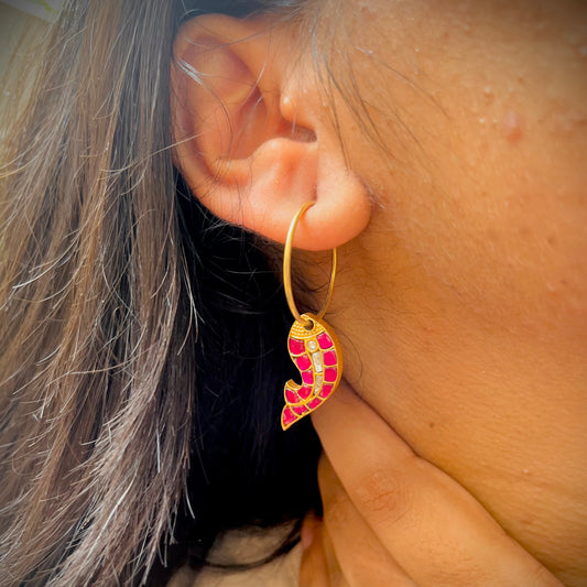 Meen Dangler Earring