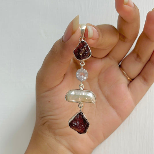 Alba Garnet Pendant