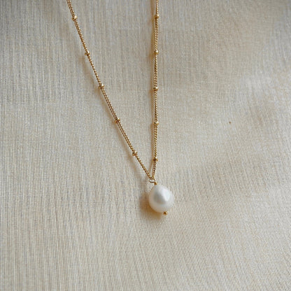 Sole Pearl Pendant with Chain