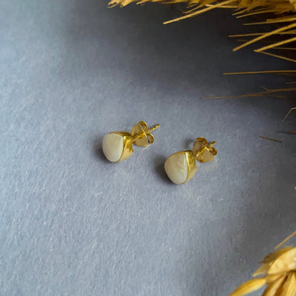 Mabe Pear Earstud