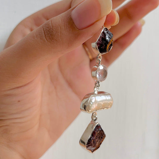 Alba Garnet Pendant