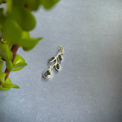 Oak Pendant