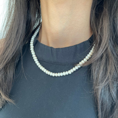 Shwet Moti Single-Liner Necklace