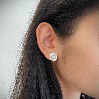 Sculpt Pearl Earstuds