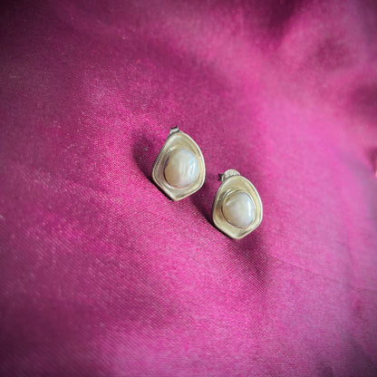 Sculpt Pearl Earstuds