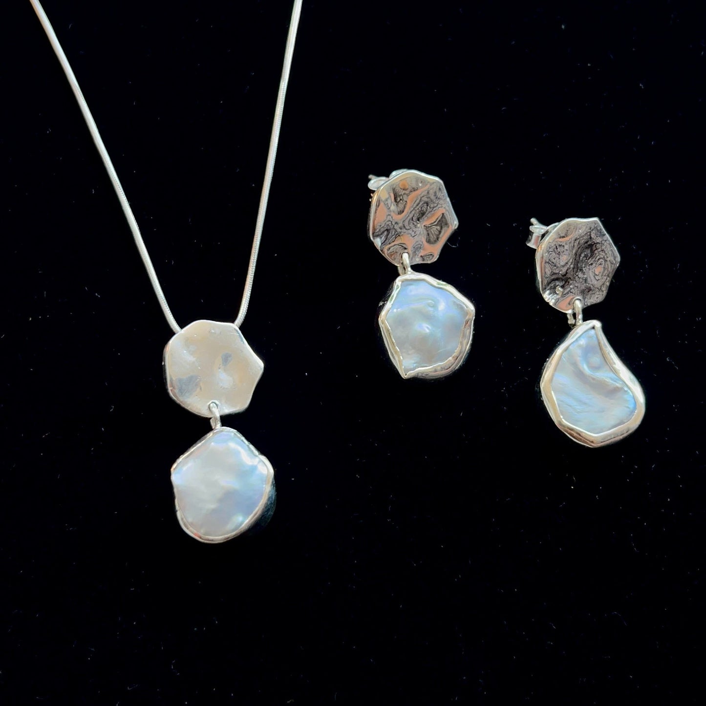 Muse Pearl Pendant Set
