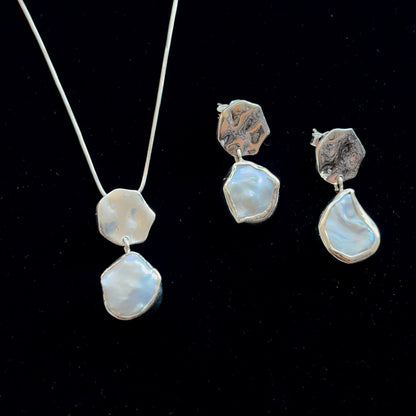 Muse Pearl Pendant Set