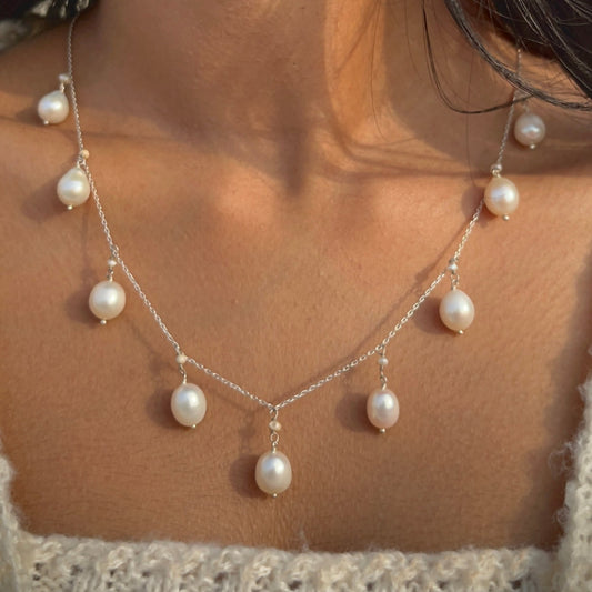 Perola Charm Necklace