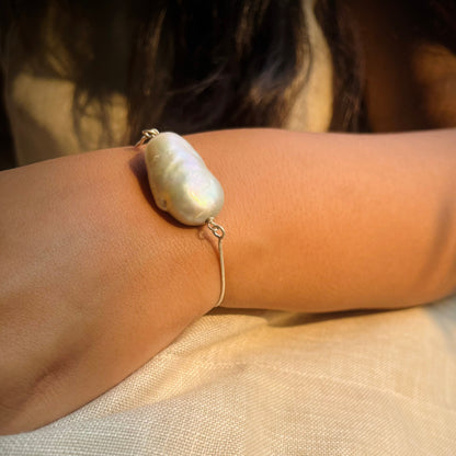Grand Baroque Pearl Bracelet