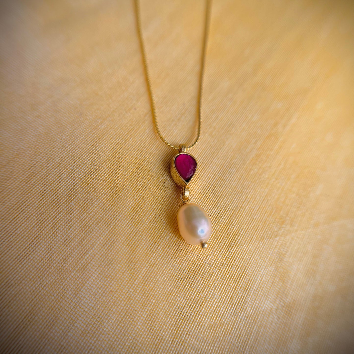 Sway Pearl Pendant with chain