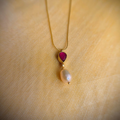 Sway Pearl Pendant with chain