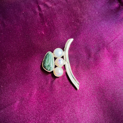 Green Quantum Pendant