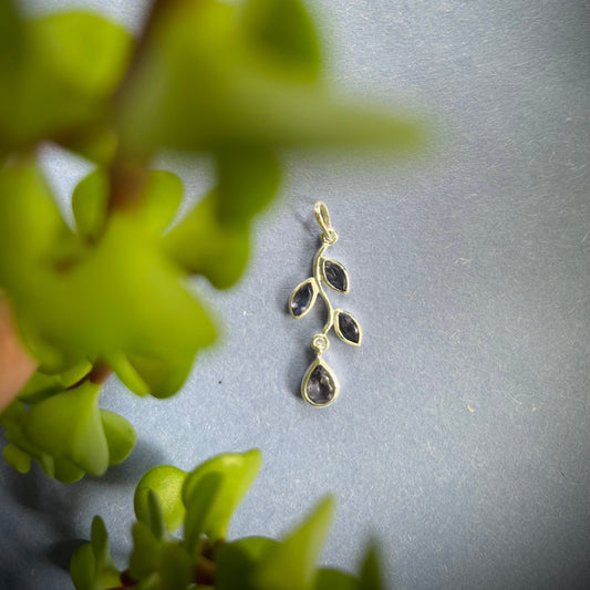 Oak Pendant
