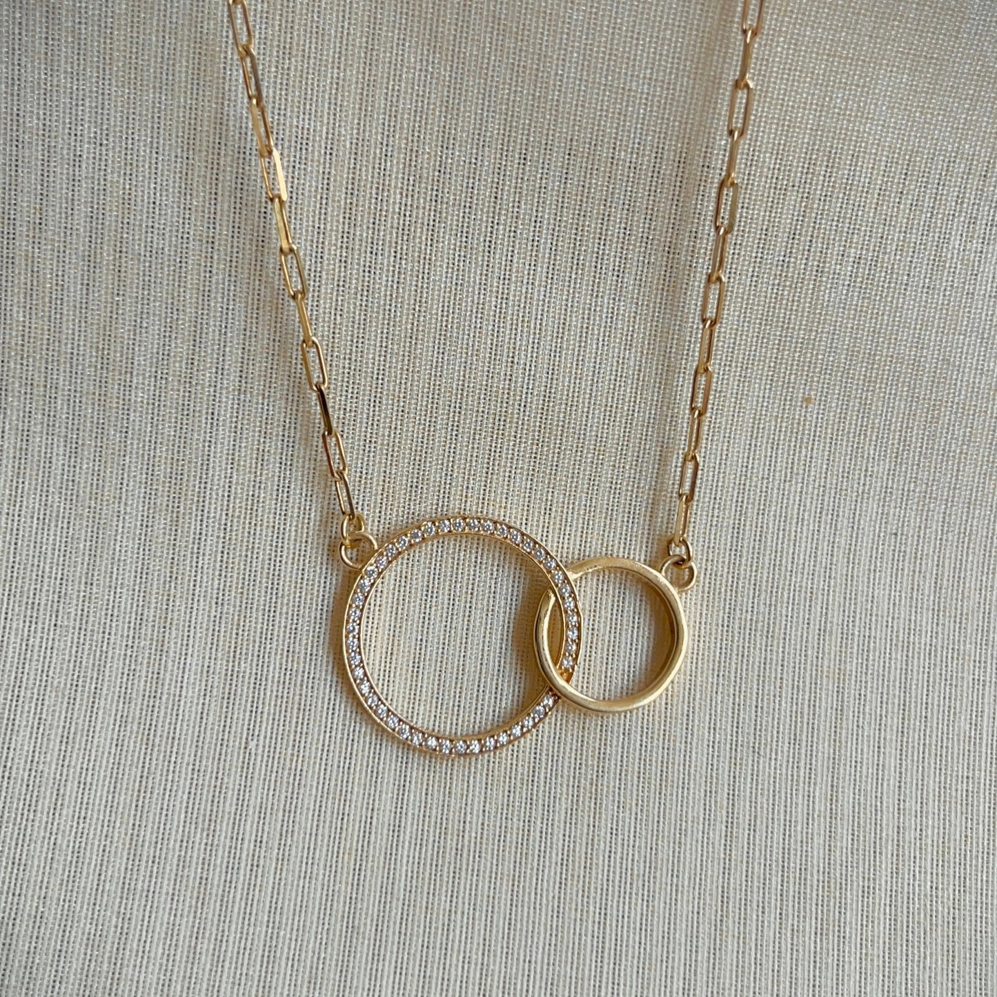 Golden Loop Pendant Chain