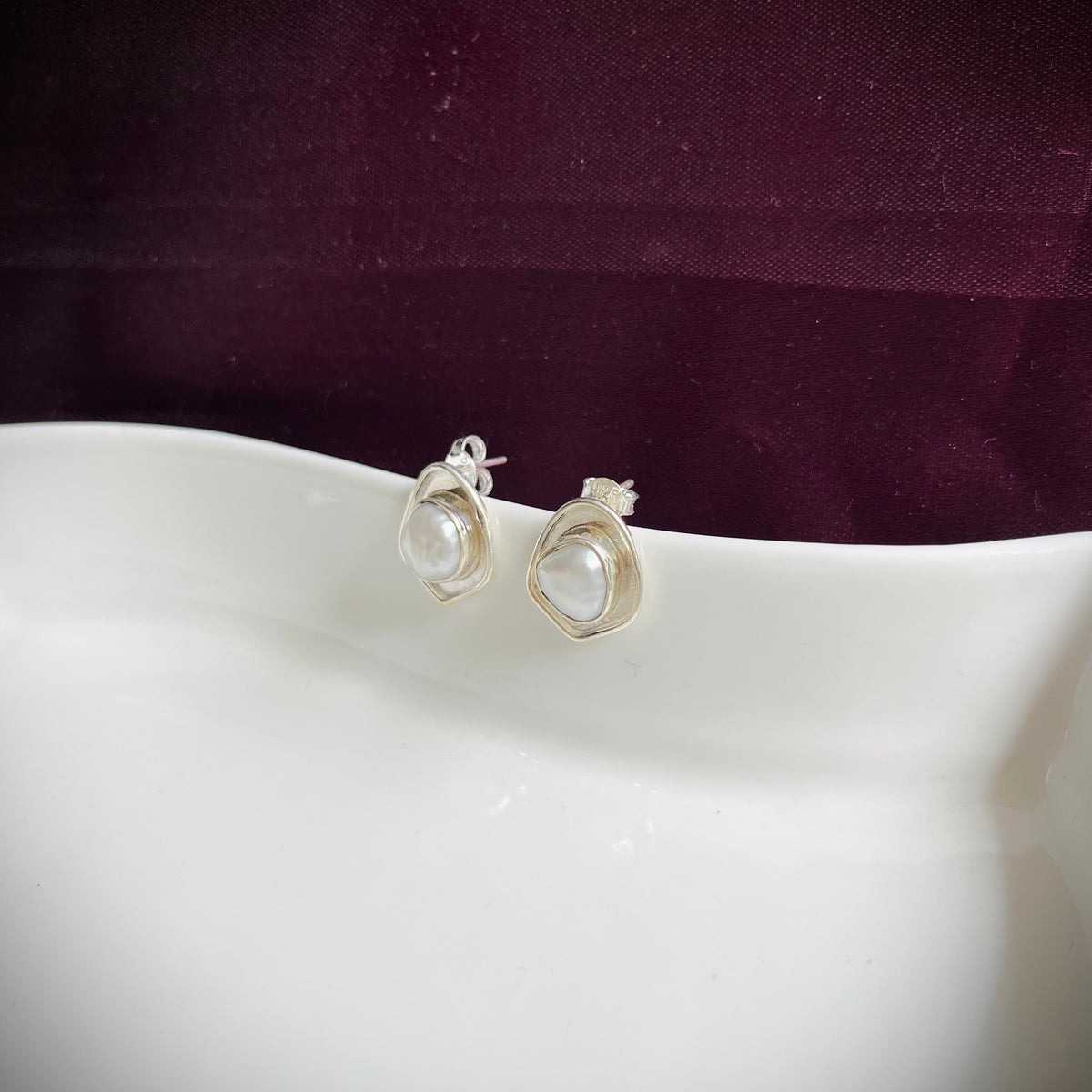Sculpt Pearl Earstuds