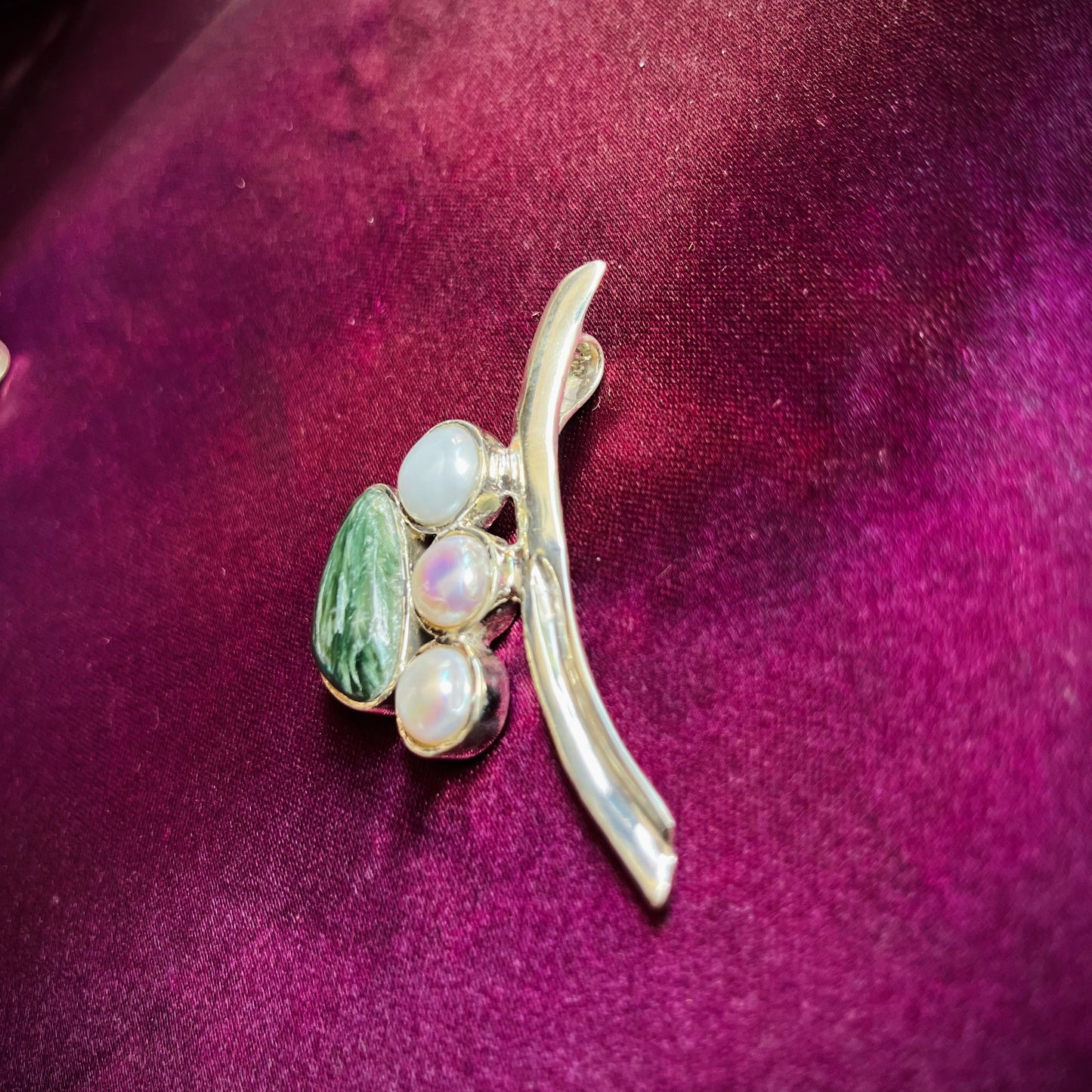 Green Quantum Pendant