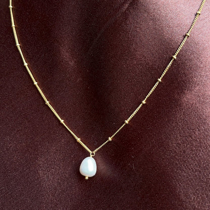 Sole Pearl Pendant with Chain