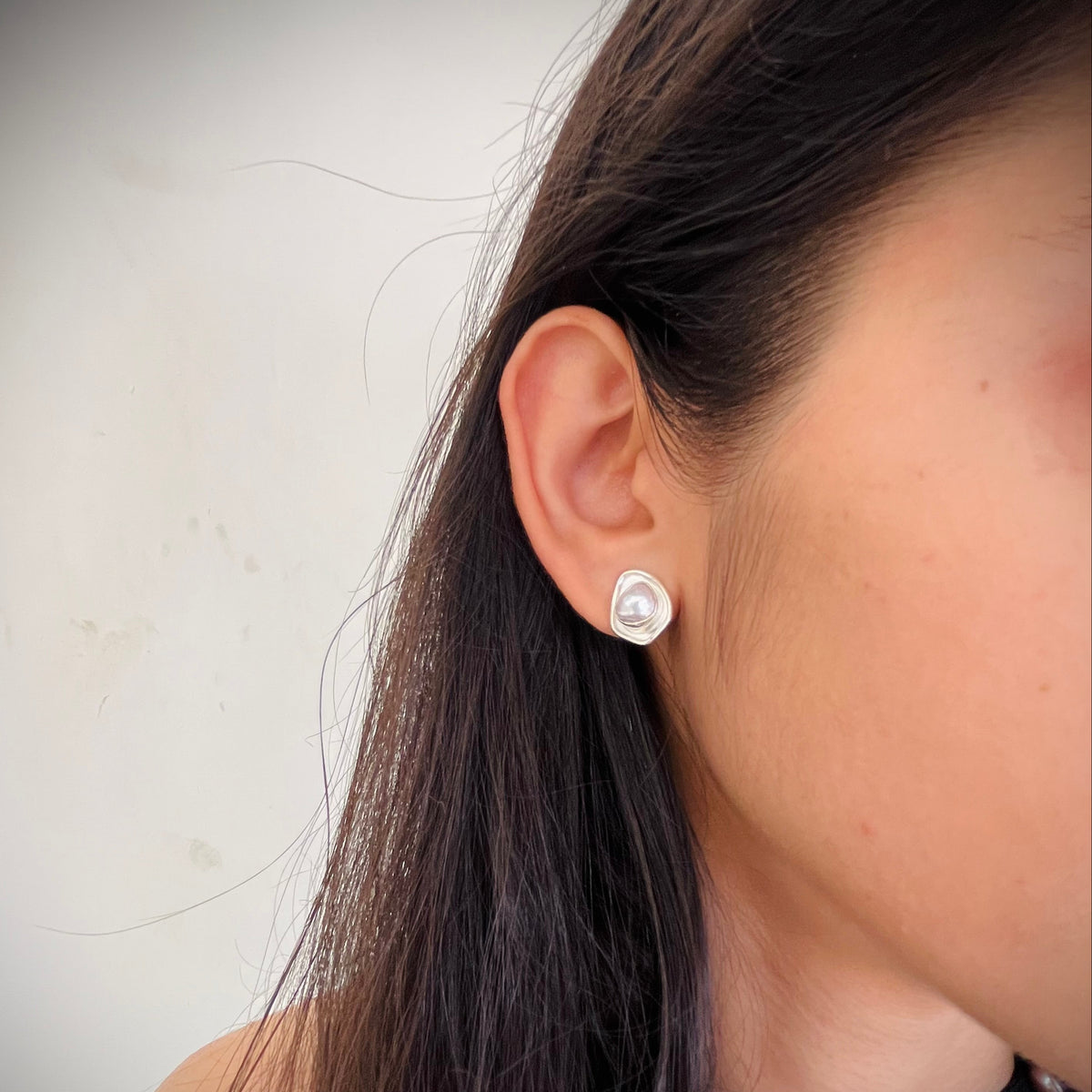 Sculpt Pearl Earstuds