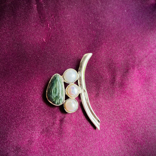 Green Quantum Pendant