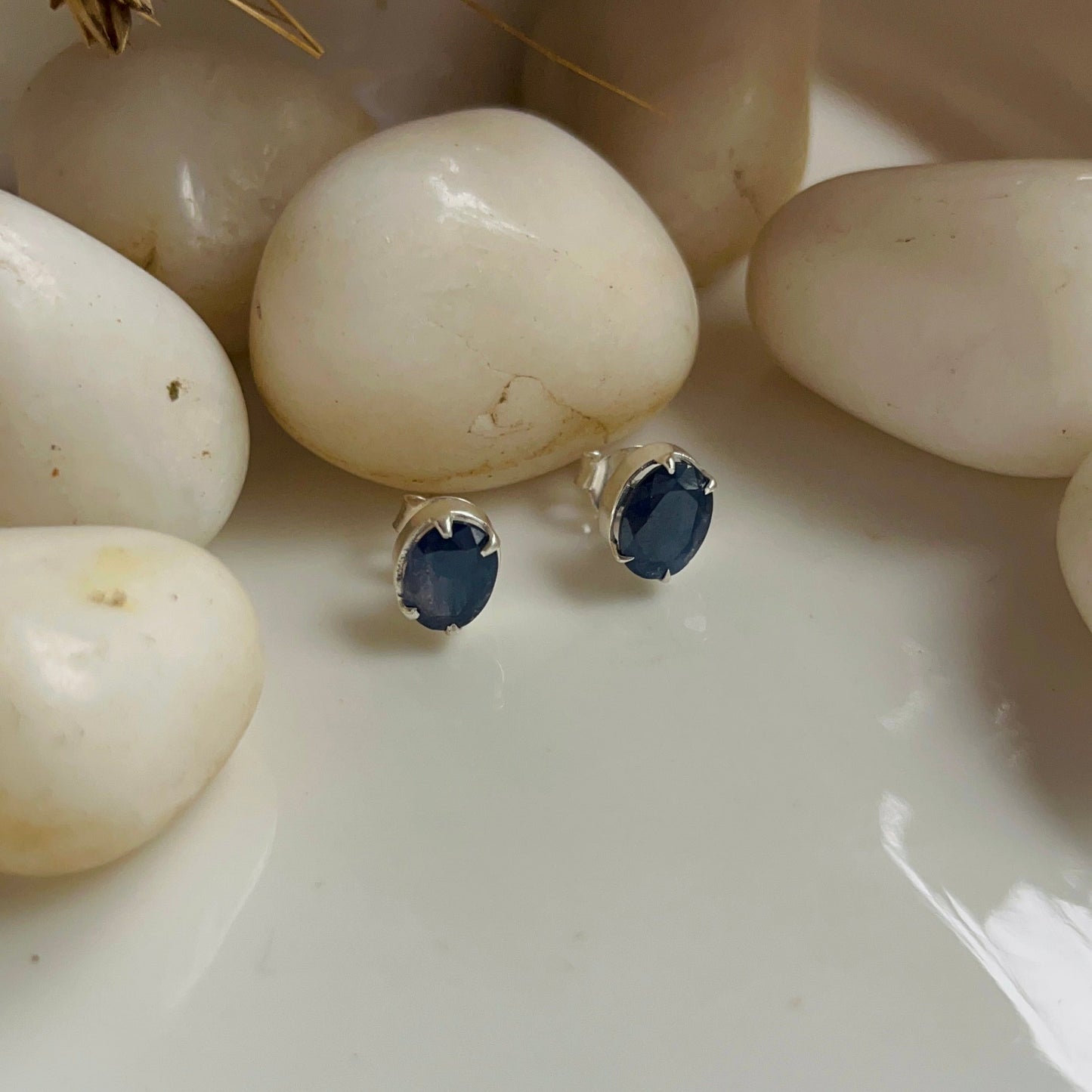 Classic Blue Sapphire Earstuds