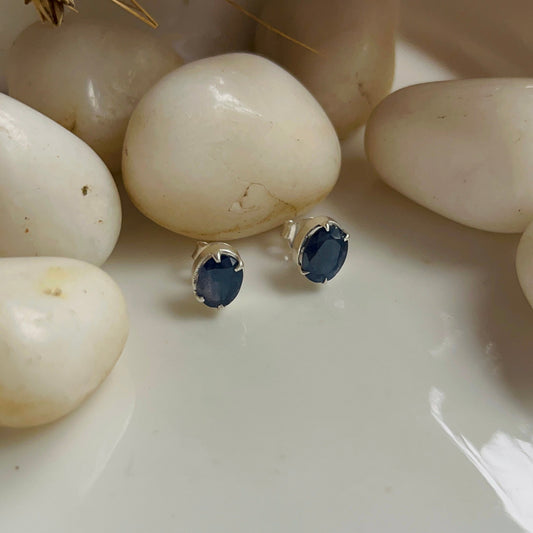 Classic Blue Sapphire Earstuds