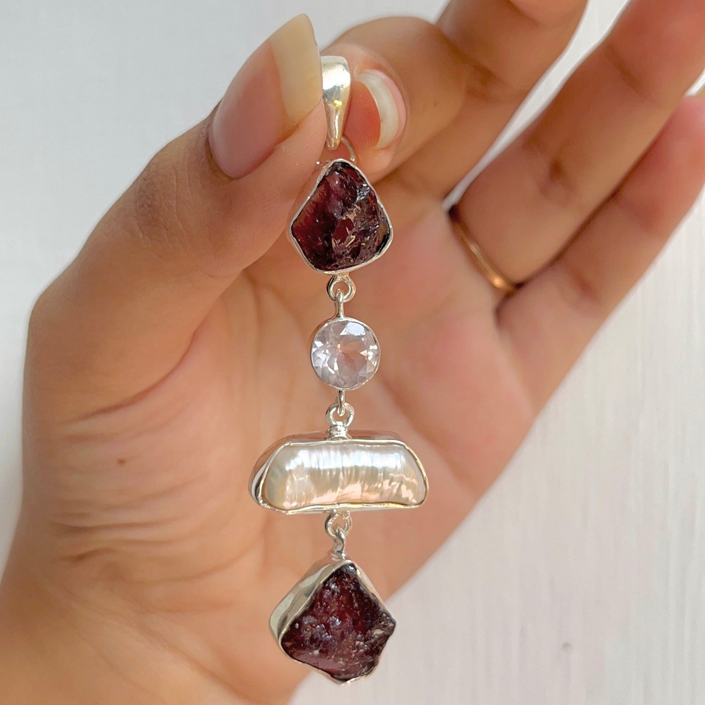 Alba Garnet Pendant