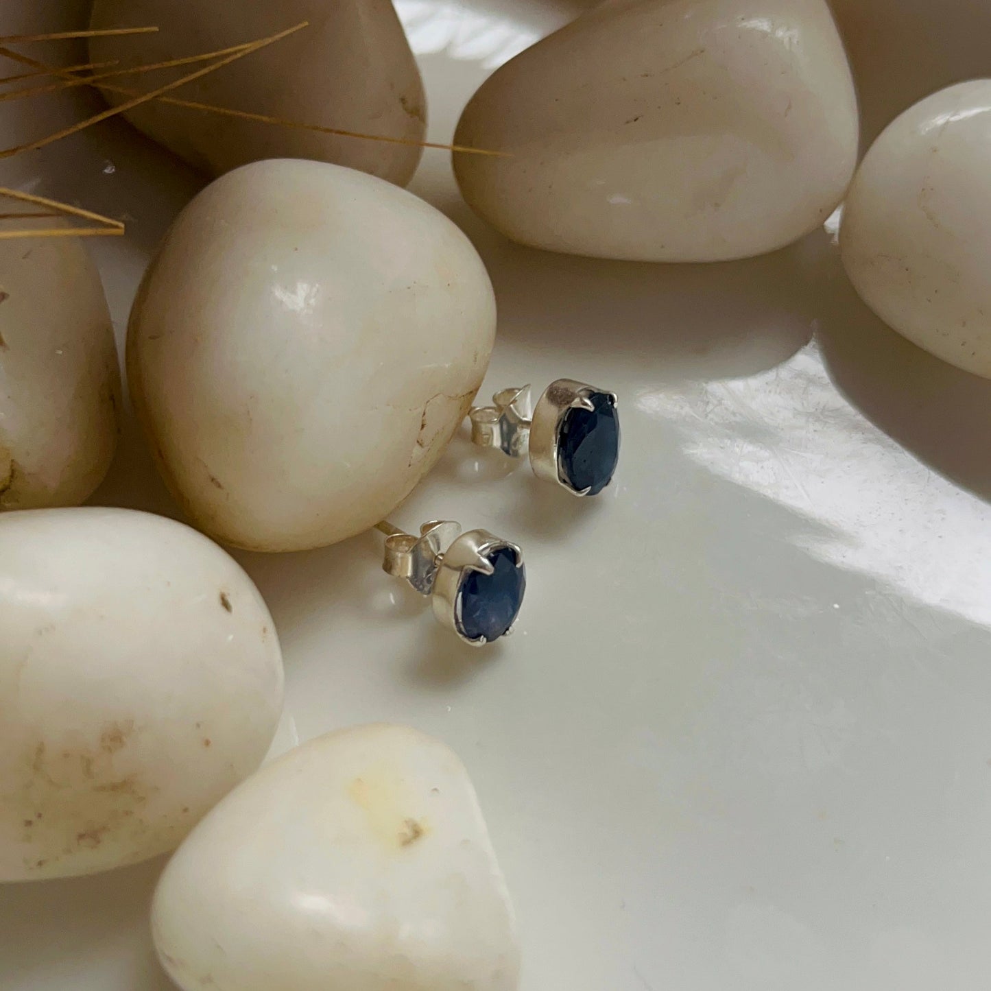 Classic Blue Sapphire Earstuds