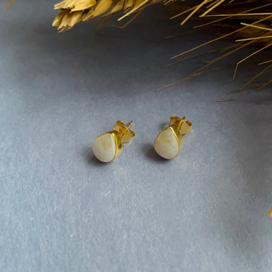 Mabe Pear Earstud