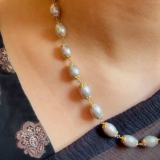 Gris Pearl Necklace