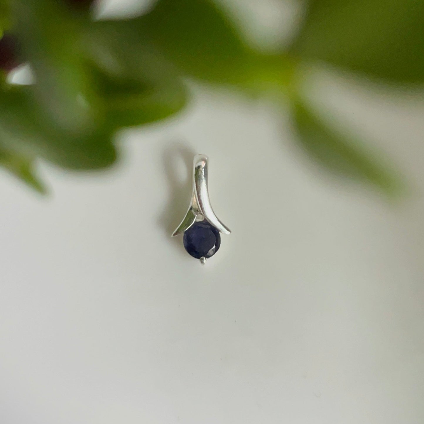 Furl Iolite Pendant