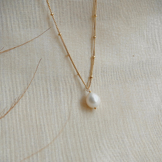 Sole Pearl Pendant with Chain