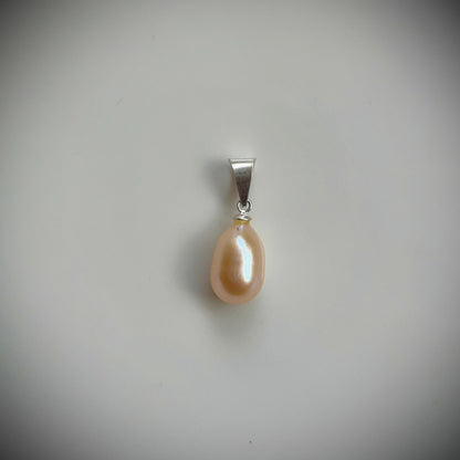 Aureate Pearl Pendant