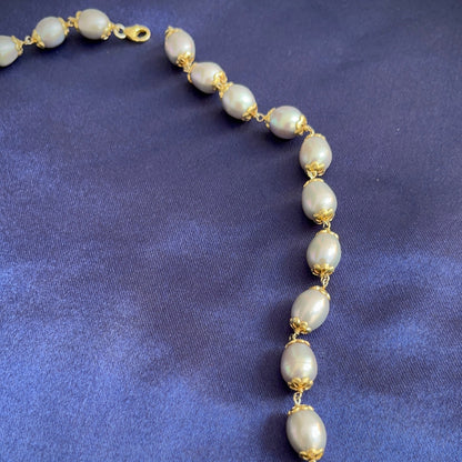 Gris Pearl Necklace