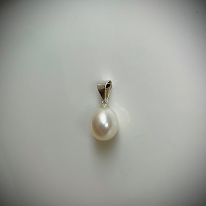 Gleam Pearl Pendant