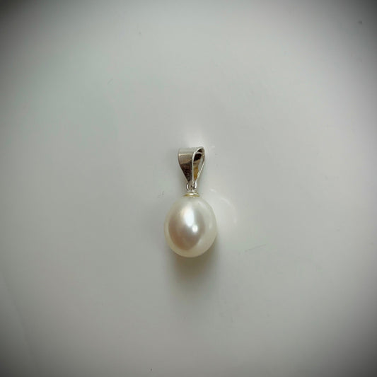 Gleam Pearl Pendant